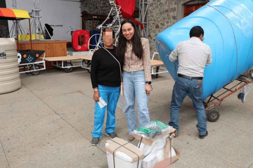 Impulsa Gobierno de Ixtenco el bienestar familiar con entrega de materiales a bajo&nbsp;costo