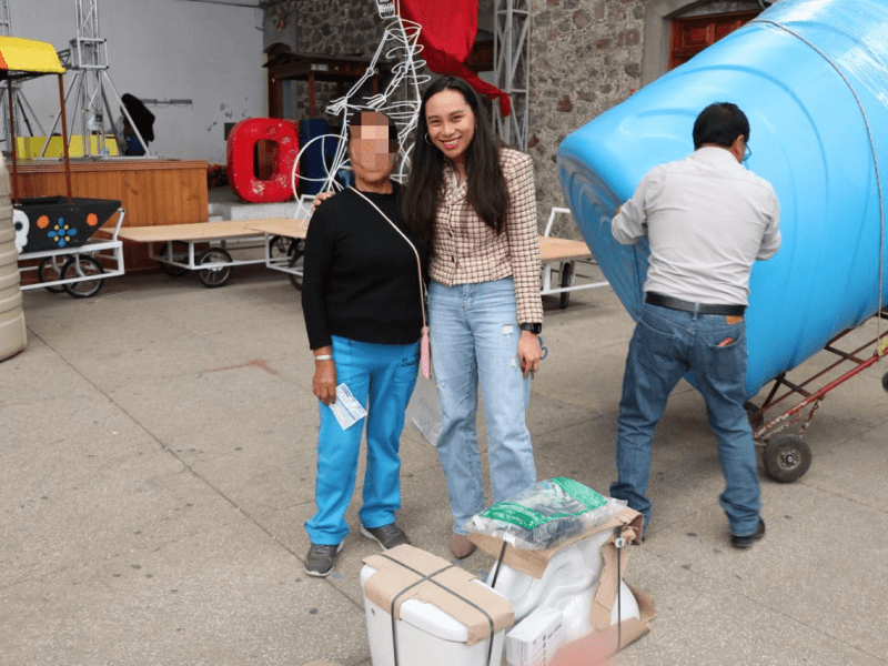 Impulsa Gobierno de Ixtenco el bienestar familiar con entrega de materiales a bajo&nbsp;costo