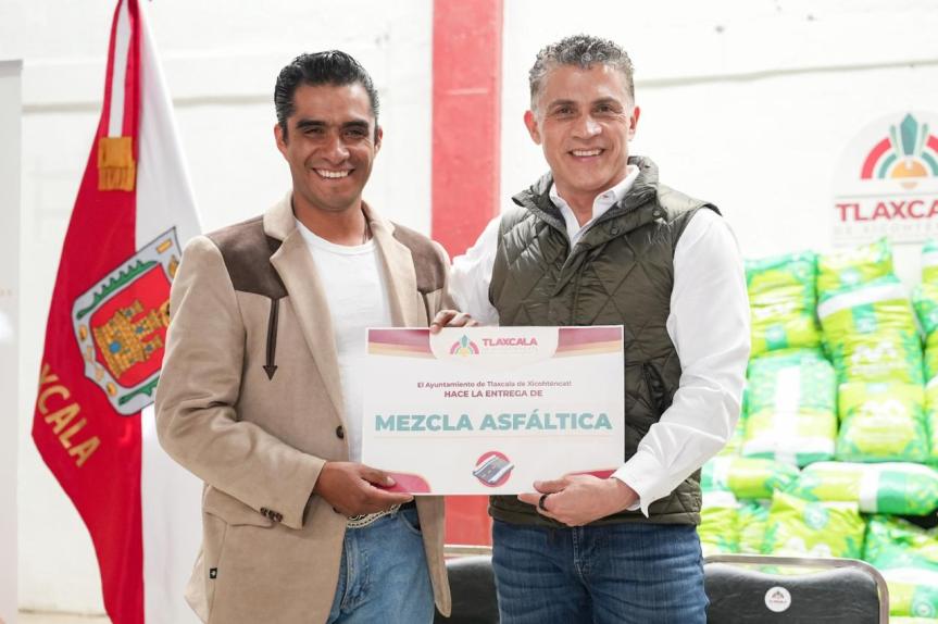 ALCALDE ALFONSO SÁNCHEZ GARCÍA REALIZA LA PRIMERA ENTREGA DE 50 TONELADAS DE MEZCLA ASFÁLTICA EN FRÍO PARA DUPLICAR ESFUERZOS DE BACHEO EN LA&nbsp;CAPITAL