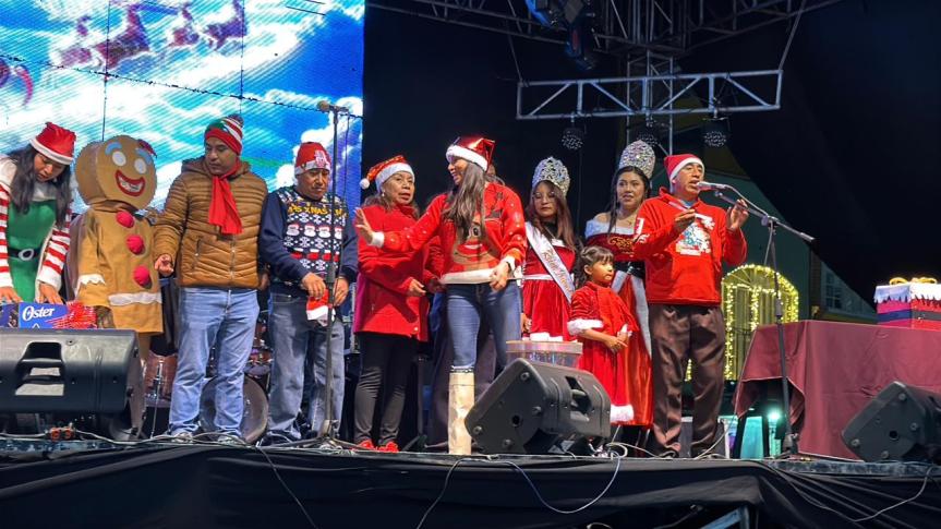 Ixtenco celebra con éxito el Encendido del Árbol Navideño, desfile y la gran rifa para usuarios cumplidos en el pago de agua potable y&nbsp;predial