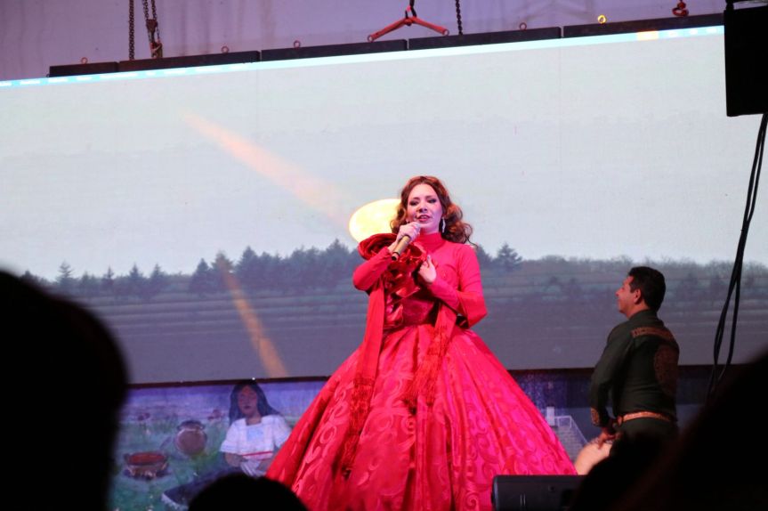 CELEBRACIÓN DE FUNDACIÓN A LO GRANDE: NADIA CONQUISTA IXTENCO Y LAS LUCHAS REGISTRAN LLENO&nbsp;TOTAL