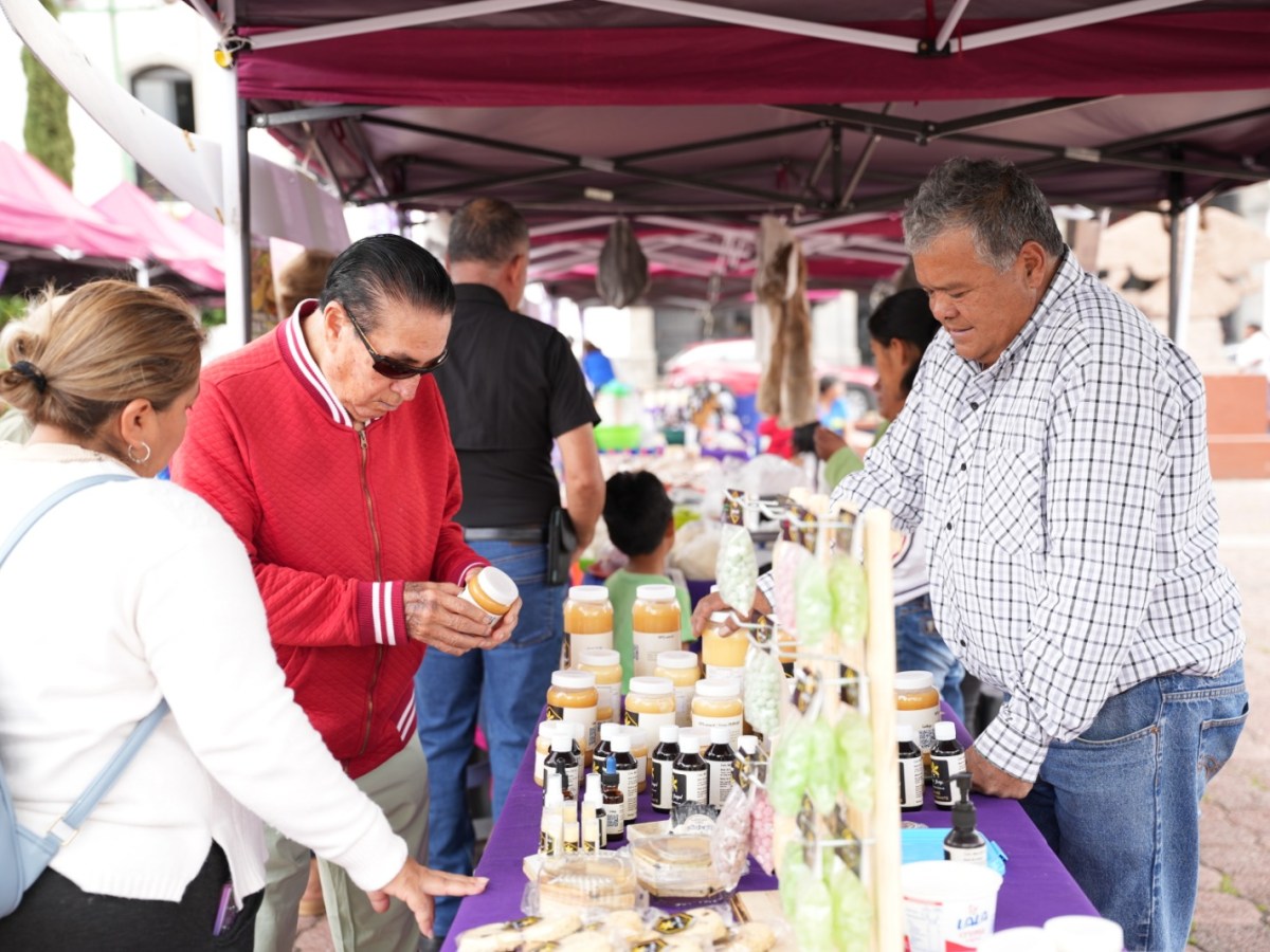 ARTESANOS RECONOCEN IMPULSO DEL ALCALDE ALFONSO SÁNCHEZ PARA FORTALECER SU ECONOMÍA A TRAVÉS DEL MERCADO&nbsp;SOCIAL