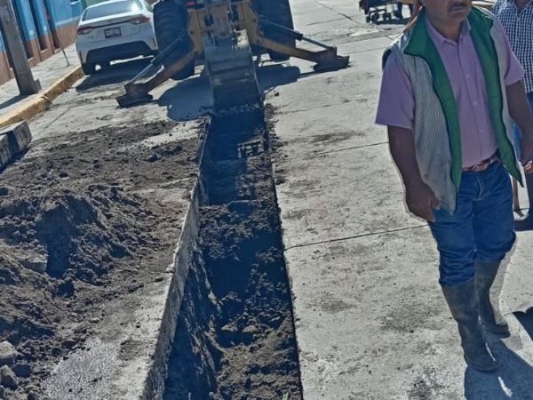 CAPAMH ATIENDE INCIDENCIAS EN RED DE AGUA Y DRENAJE EN DISTINTOS PUNTOS DE&nbsp;HUAMANTLA