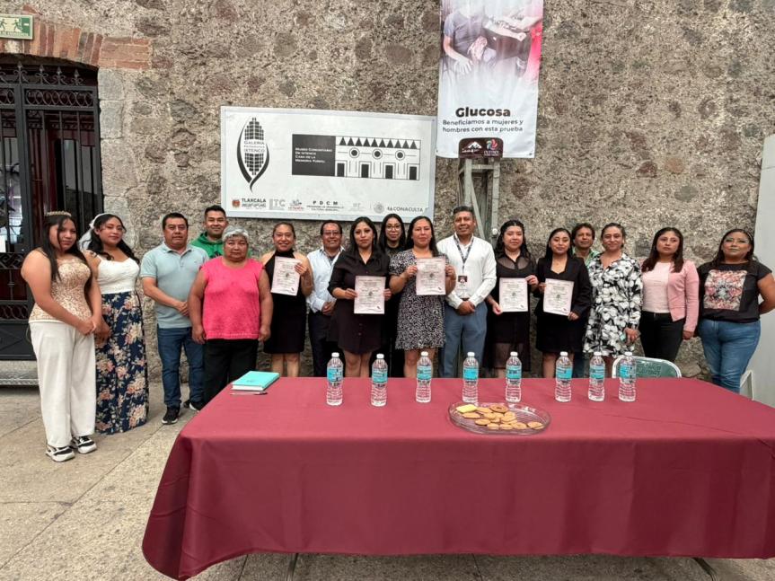 Concluye con éxito curso de Maquillaje Básico en Ixtenco; mujeres reciben certificación de&nbsp;ICATLAX