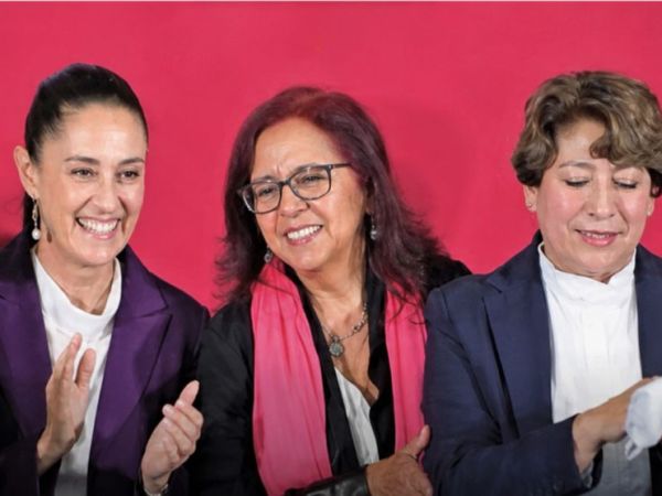 FELICITA Y RECONOCE OSCAR FLORES A LAS MAESTRAS Y&nbsp;MAESTROS