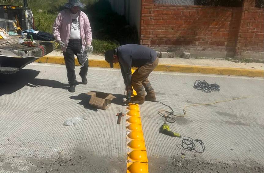 Instalan dos reductores de velocidad en&nbsp;Ixtenco