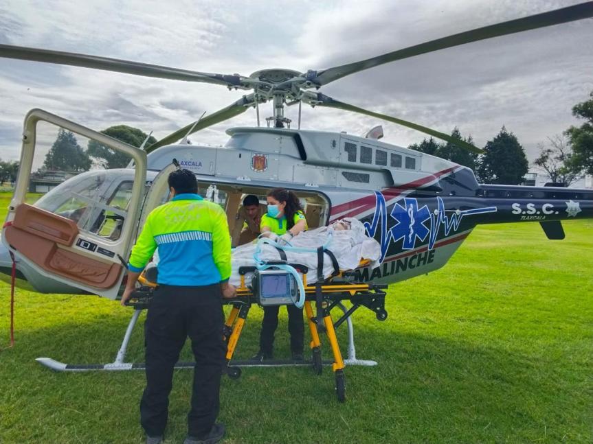 TRASLADAN VÍA AÉREA A LESIONADO GRAVE DE LA HUAMANTLADA PARA RECIBIR ATENCIÓN DE ALTA&nbsp;ESPECIALIDAD